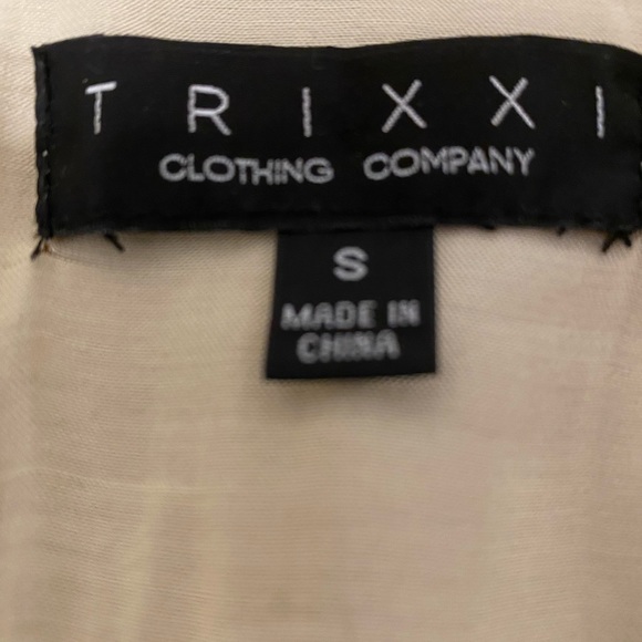 Blouse - Picture 2 of 3